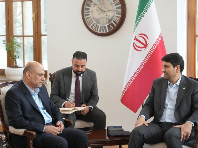 دیدار وزیر ارتباطات و فناوری اطلاعات با سفیر عراق با محوریت کیفیت خدمات ارتباطی برای زائران اربعین حسینی